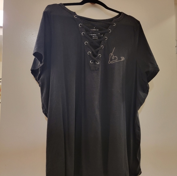 Heart Pin Classic Fit Cotton Jersey Lace-Up Neck Tee - Picture 5 of 7